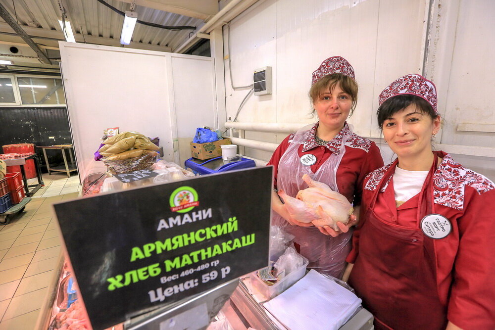 Гастрокорт Новосибирск Центральный рынок. Азиацкие кухни гостокорта Новосибирск Центральный рынок фото.