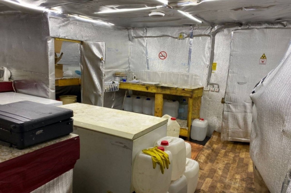    Нарколаборатория была оборудована в гараже.