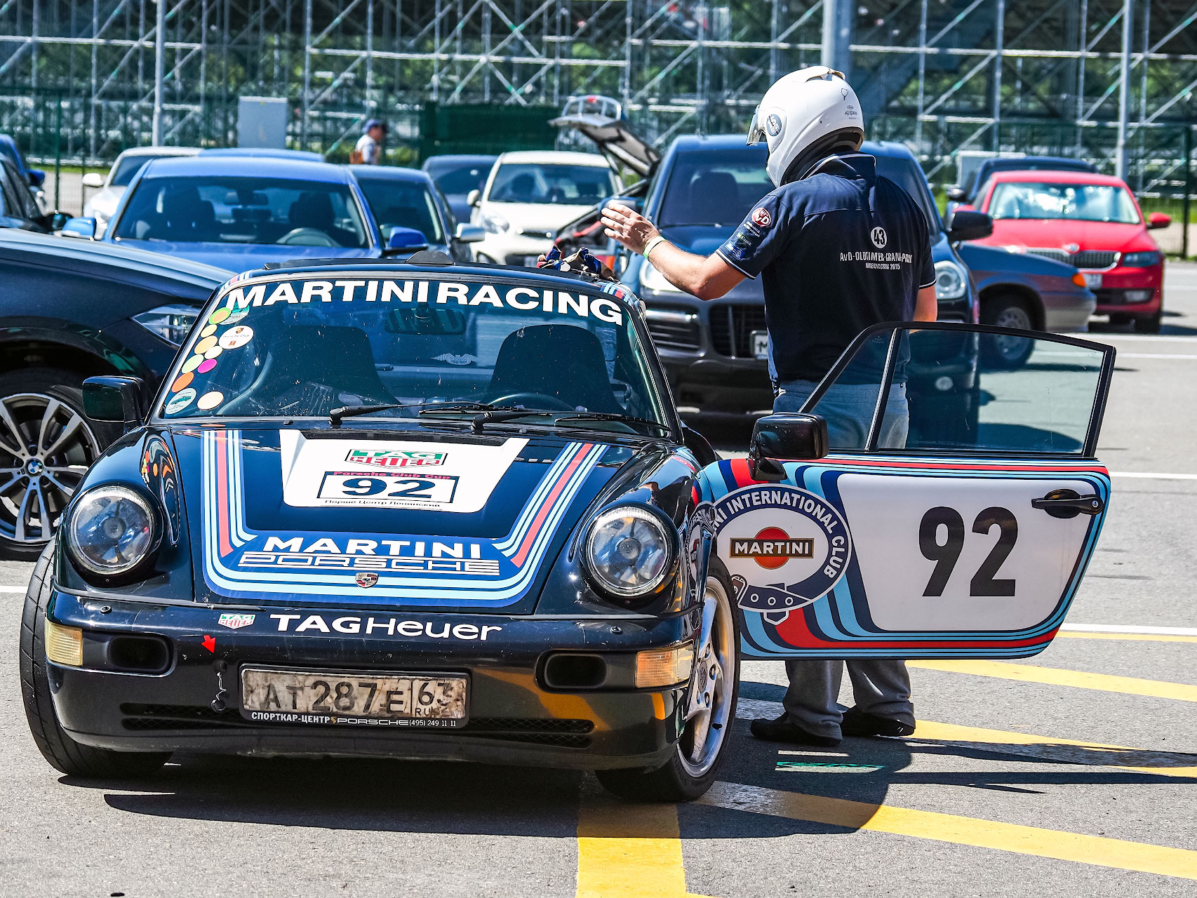 И зрелищно, и бесплатно, но зрители все равно по домам сидят. Посетил Porsche Challenge на Moscow Race Way3
