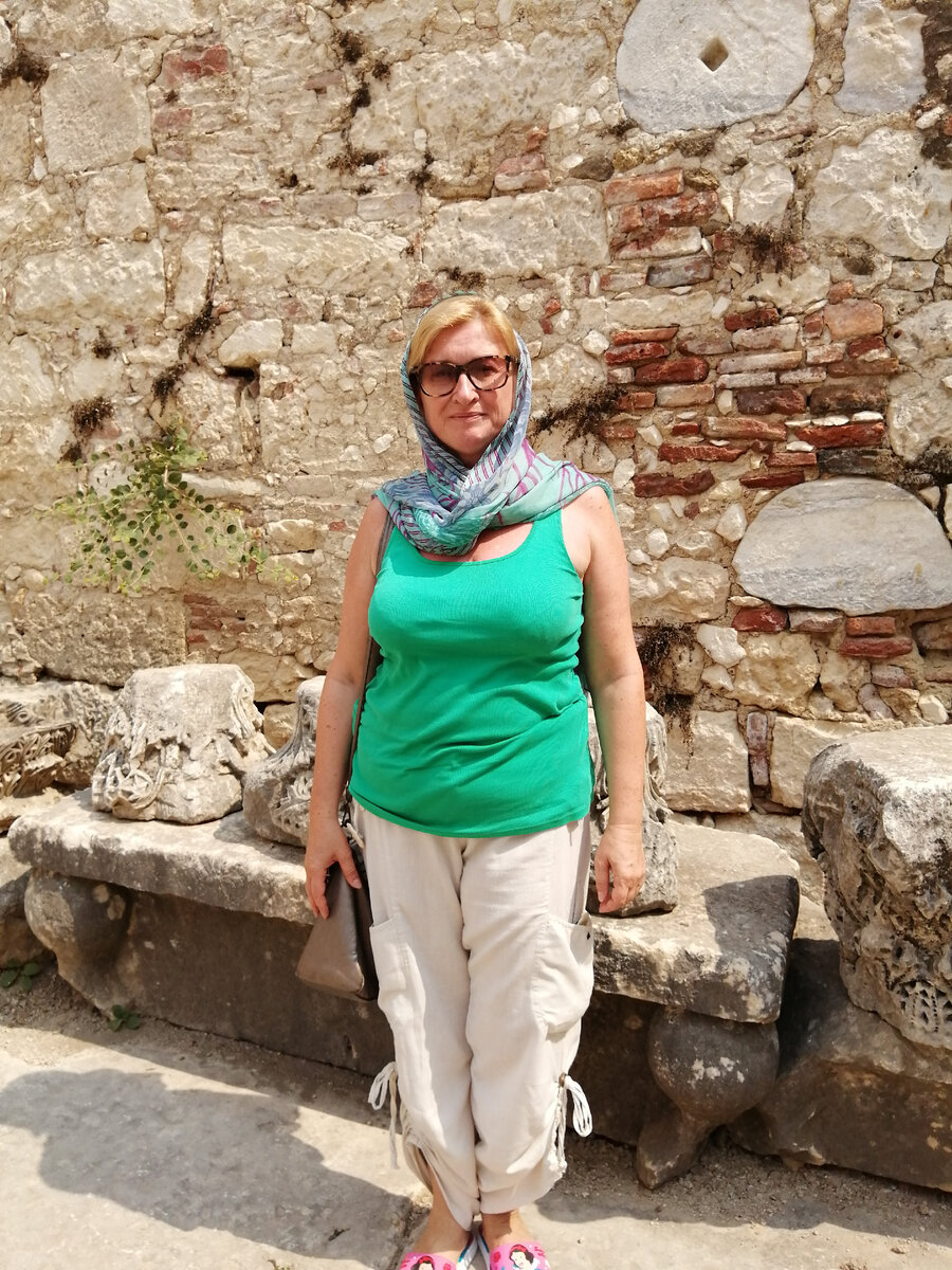 Надо уметь избавляться от злых энергий. И я нашла выход. Я просто забыла его. Ведь не я его бросила, а он пошёл по велению отца своего и получил то, что называется сброс энергий в ад. Начал много курить и работать и топить своё здоровье в горе