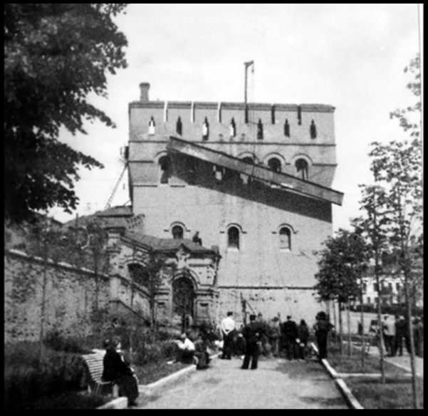 Площадь Минина и Пожарского 1950—1960 Реконструкция Дмитровской башни