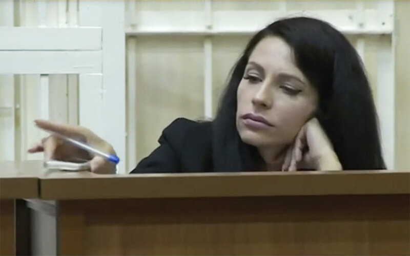 Бывшей судье Т.Рыжих непривычно находиться в зале суда без мантии
