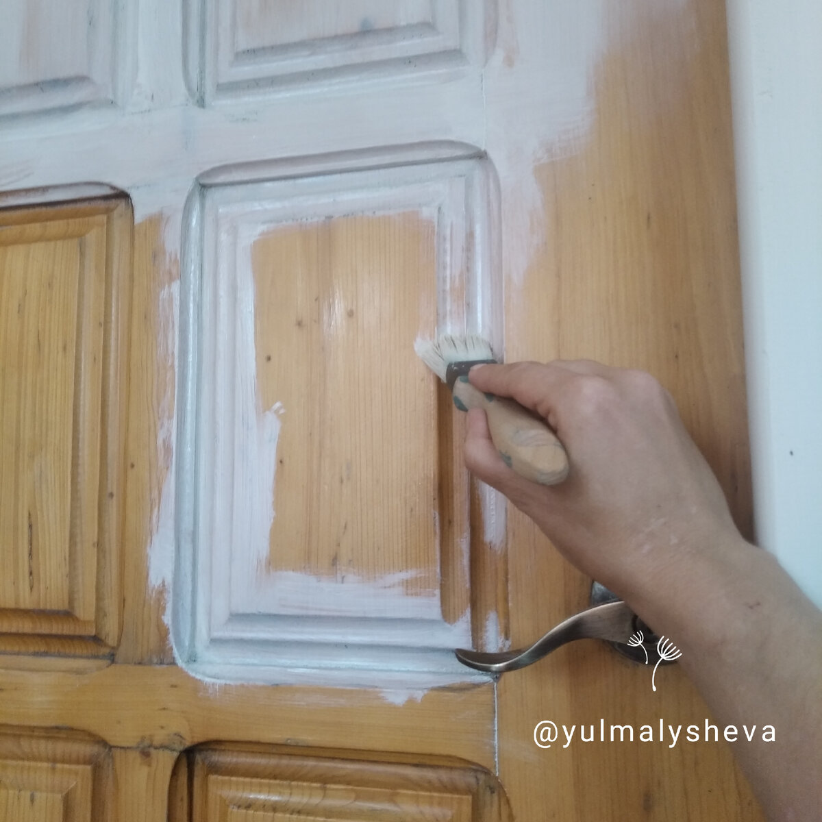 Как перекрасить лакированную дверь в другой цвет без снятия лака подробное руководство для начинающих