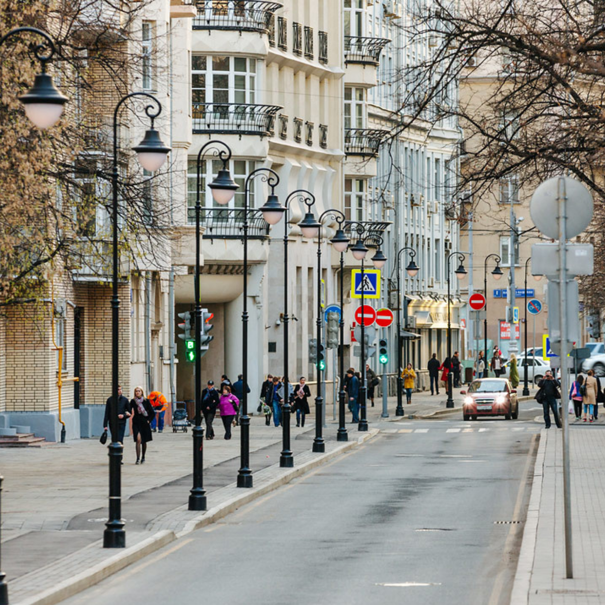 Street. Стрит Ритейл малая Бронная. Улицы Москвы. Центральные улицы Москвы. Современная улица