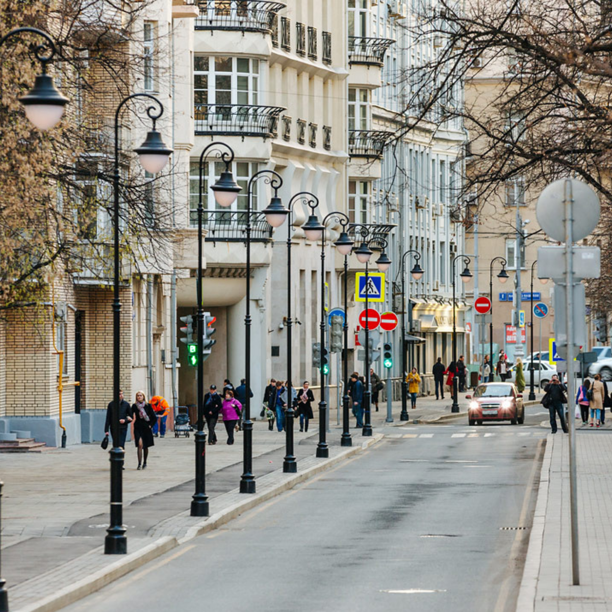 Street. Стрит Ритейл малая Бронная. Улицы Москвы. Центральные улицы Москвы. Современная улица.