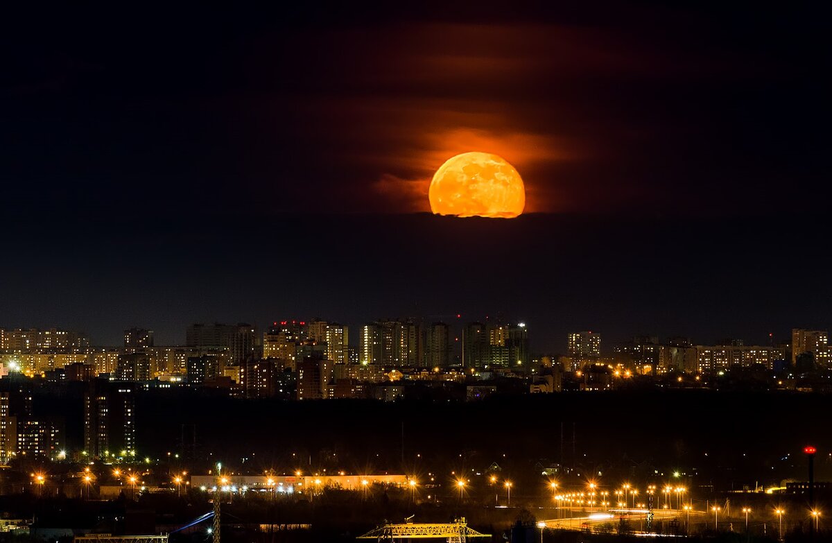 Луна сегодня фото москва