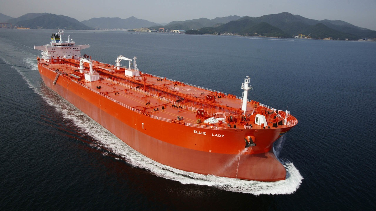 Танкер, в котором привозят пальмовое масло