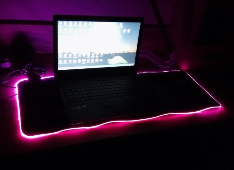 Цвет меняется. Фото из отзыва