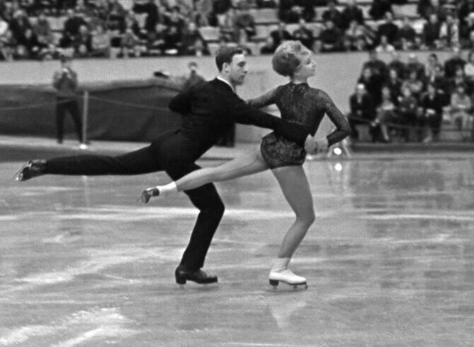Фото: foto-history.livejournal.com советская фигуристка и тренер по фигурному катанию - Татьяна Анатольевна Тарасова в молодости со своим партнером - фигуристом Георгием Ермолаевичем Проскуриным
