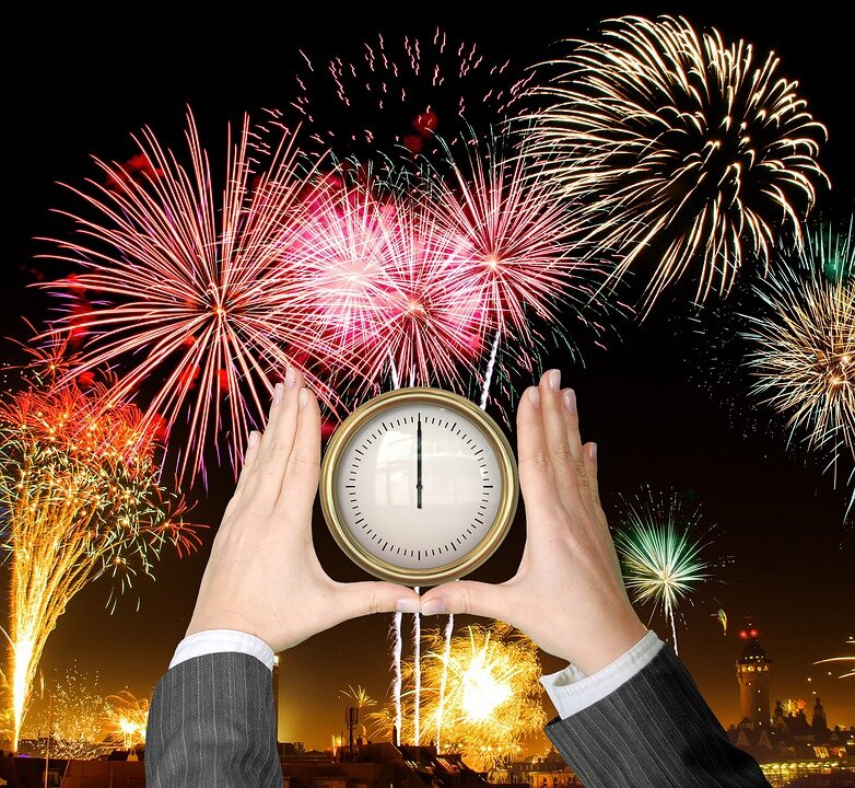 Новогодний ритуал "Фейерверк желаний". источник фото - pixabay.com
