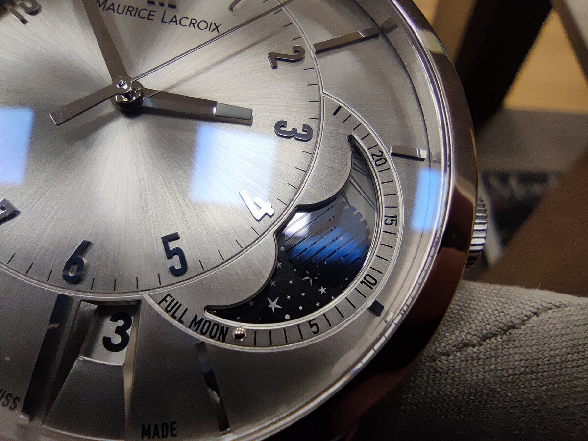 Красиво оформлен индикатор фаз Луны