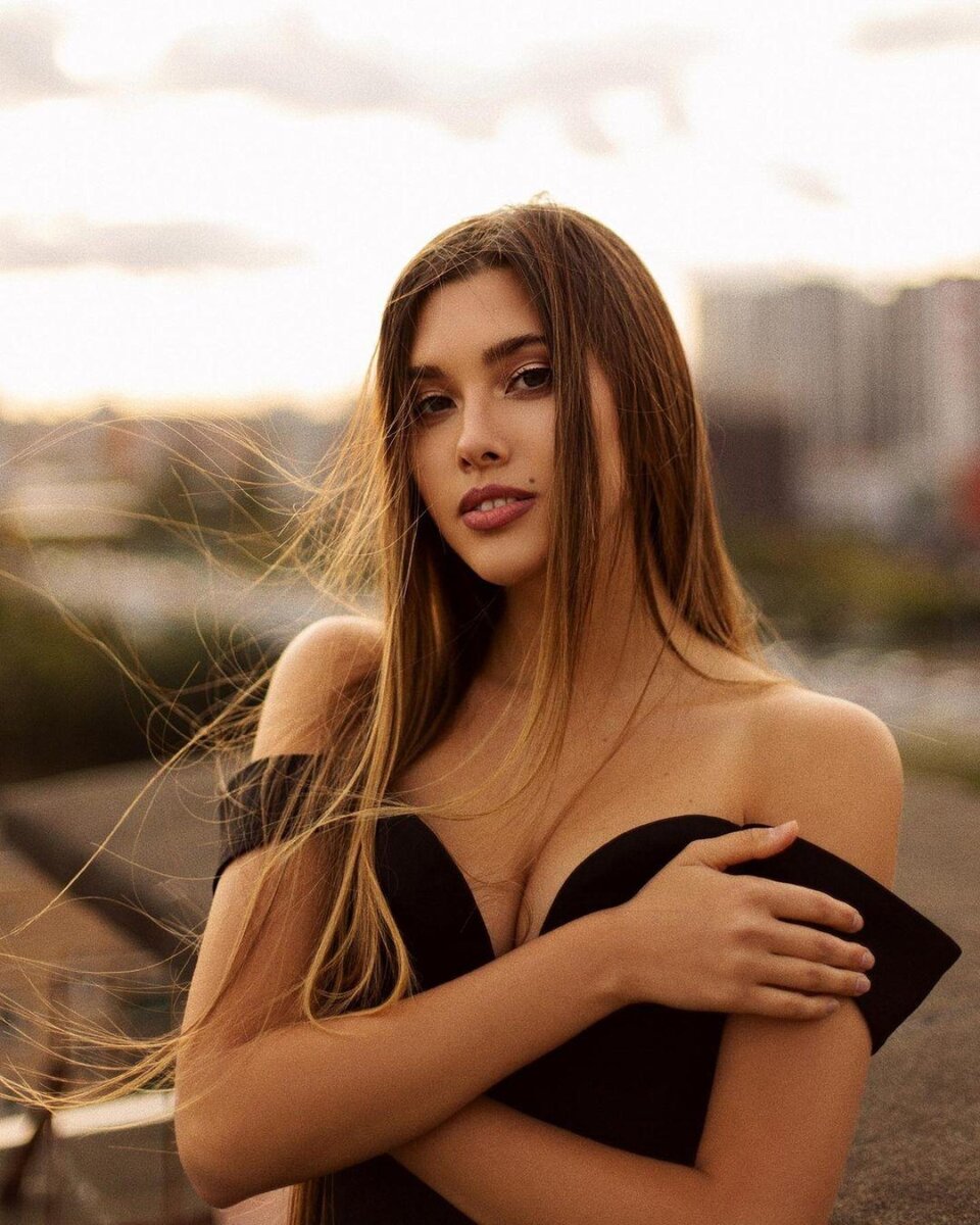 Очаровательная Анет Сай