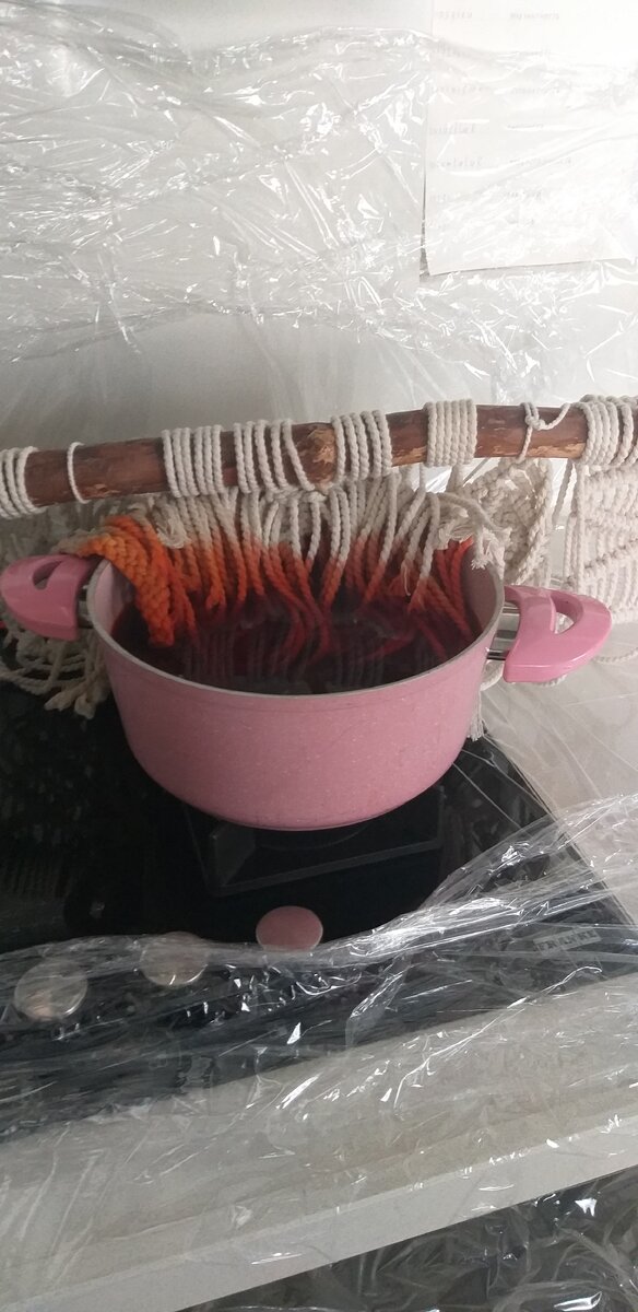 При кипении раствор может пачкать все вокруг.