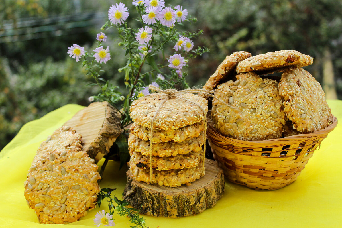 Печенье овсяное с кунжутом и семечками