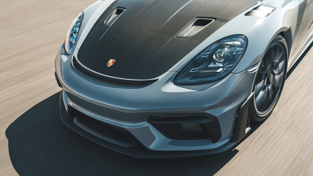 Porsche Cayman GT4 RS на треке