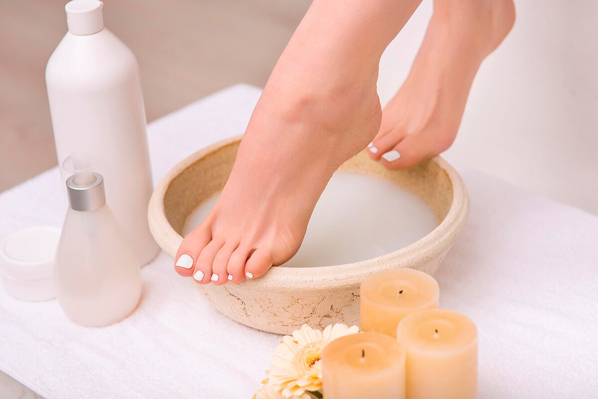 Что сделать чтобы пятки были. Как сделать пятки гладкими. Как сделать пятки мягкими. Что сделать чтобы пятки были. Народные средства для пяток.