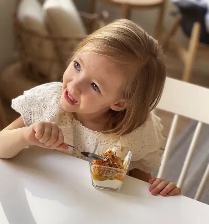 Малышам десерт чередовать слоями необязательно, а вот взрослые "слоёность" оценят 👍