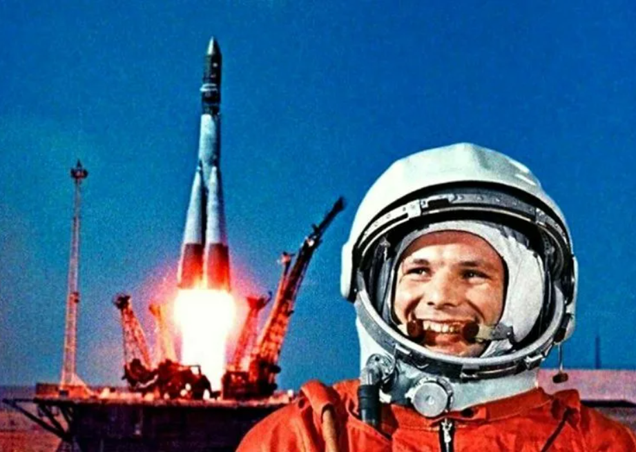 Восход космический корабль 1964. Первый полет в космос какой корабль. А. Первый полет в космос какой корабль. Первый полёт в космос юрия гагарина.