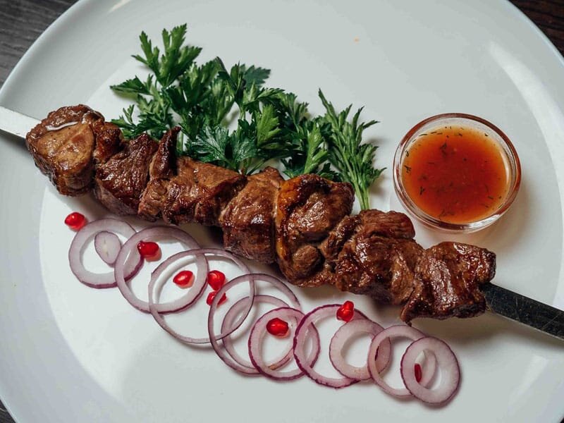 мцвади хоровац. баранина мякоть шашлык. баранина на углях. бараний шашлык. шашлык кусковой баранина.