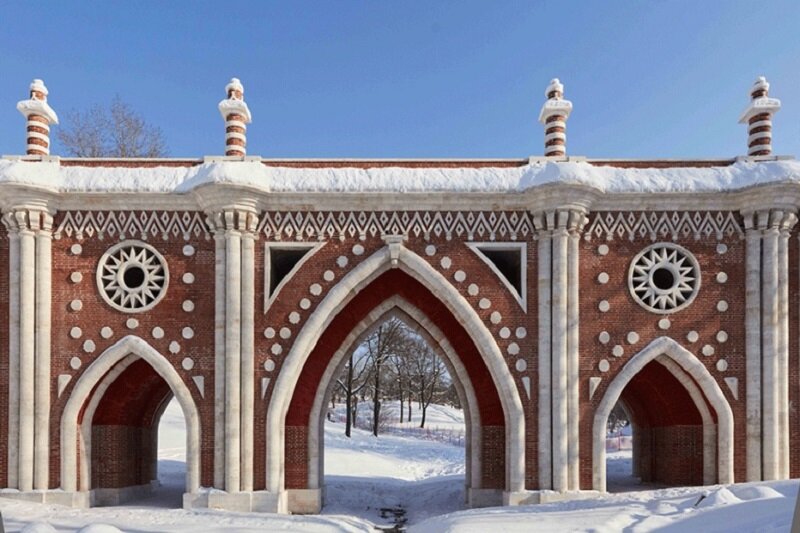 Большой мост через овраг - архитектурная цитата собора Нотр-Дам де Пари