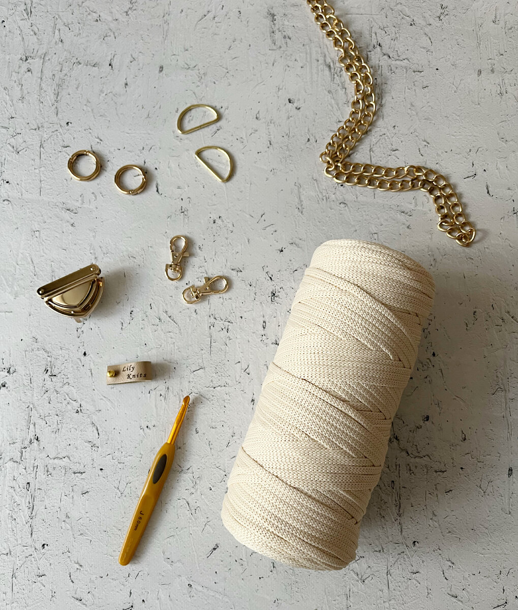 На фото только часть материалов.