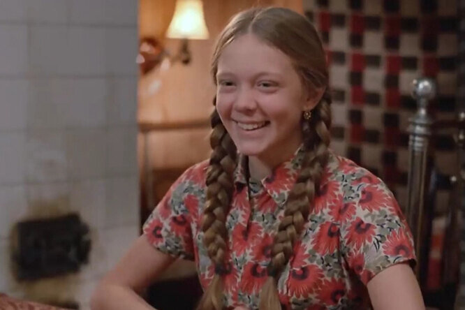  В любимой многими советской комедии «Любовь и голуби» Лада Сизоненко сыграла младшую дочь Василия и Надюхи — Олю, «папину заступницу».-2