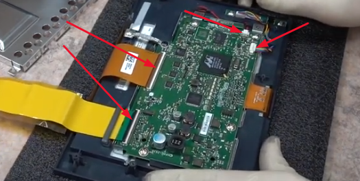 Нужно прогреть феном этот чип