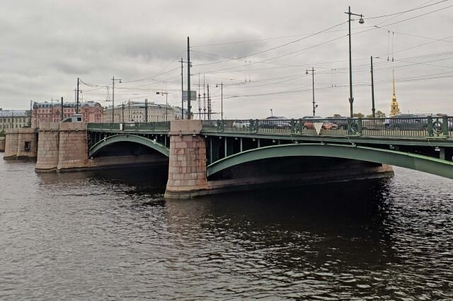    Когда откроют Биржевой мост в Петербурге?