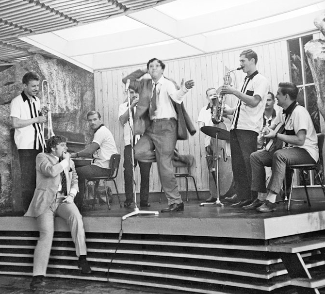 Андрей Миронов и Юрий Никулин на съемках кинофильма «Бриллиантовая рука», 1968 год. Фото: РИА «Новости»