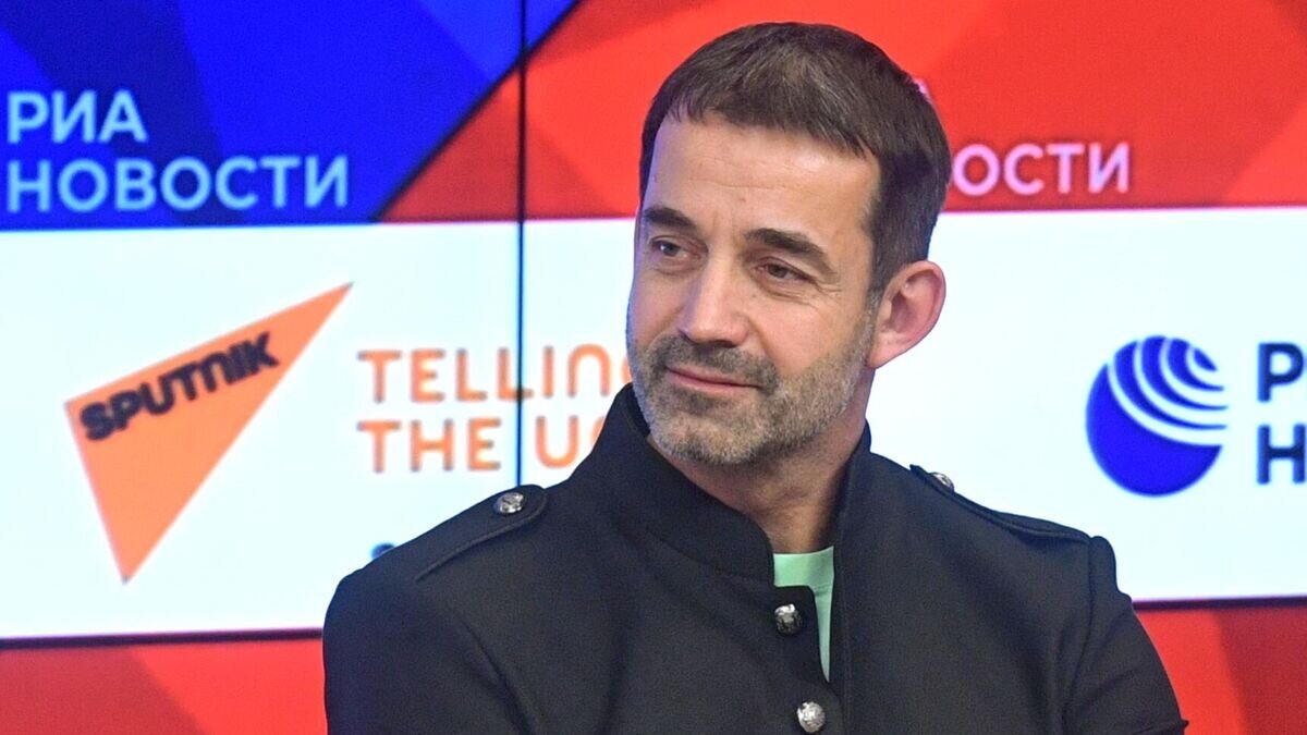    Актер Дмитрий Певцов в Международном мультимедийном пресс-центре МИА "Россия сегодня" © РИА Новости / Владимир Трефилов