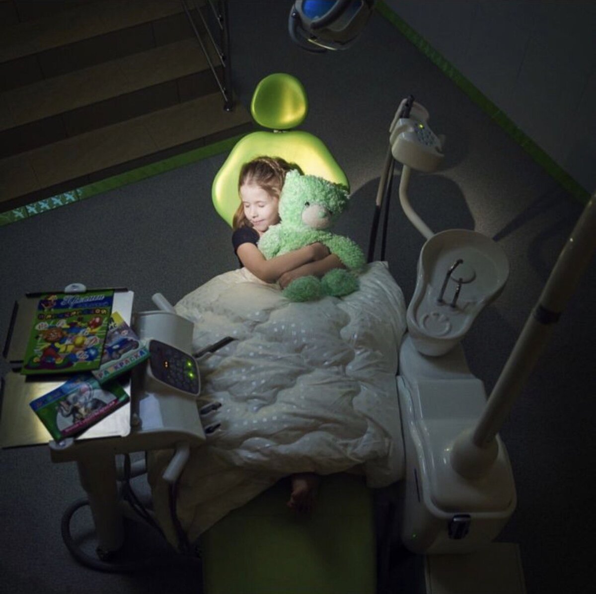 Ребенок уснул в клинике без всякой седации)