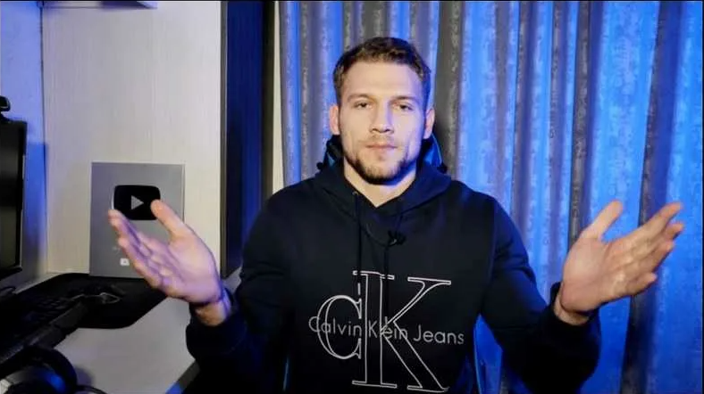 Миша пограничник. Михаил карацупа пограничник блогер. Пограничник блоггер рязань. Михаил карацюпа рязань. Михаил карацупа блоггер.