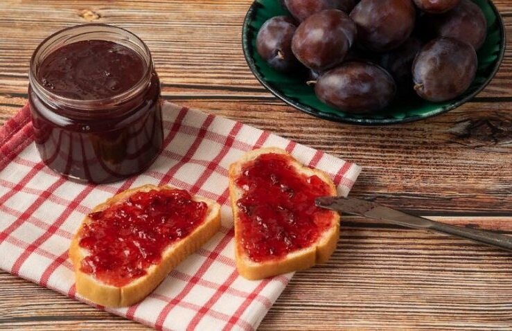 Варенье из слив - хоть ложкой есть, хоть бутерброды делать