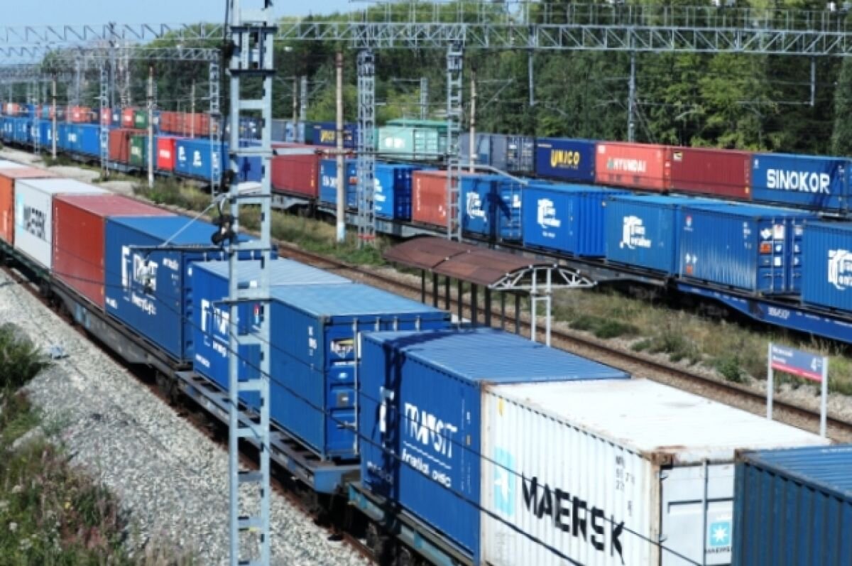    Перевозки контейнеров на СвЖД во внутреннем сообщении выросли на 9,3%