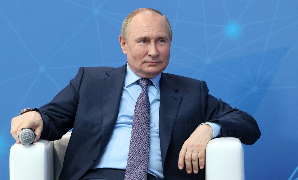     Путин подписал указы о признании Херсонской и Запорожской областей независимыми территориями  REUTERS