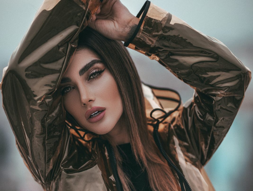 Замкнувшись в жалости к себе, человек проваливается в комплекс жертвы. Фото автора Ali Pazani Unsplash, используется по лицензии Unsplash License 