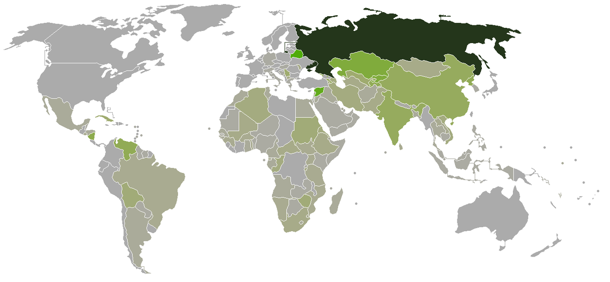 Чем ярче и зеленее цвет, тем больше лояльности к России. Тёмный цвет – Россия.