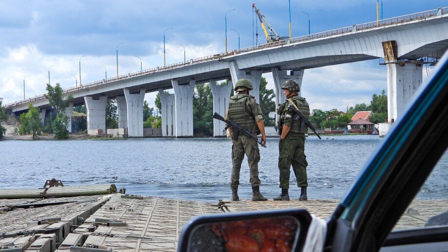 Фото: ТАСС / Антоновский мост под Херсоном