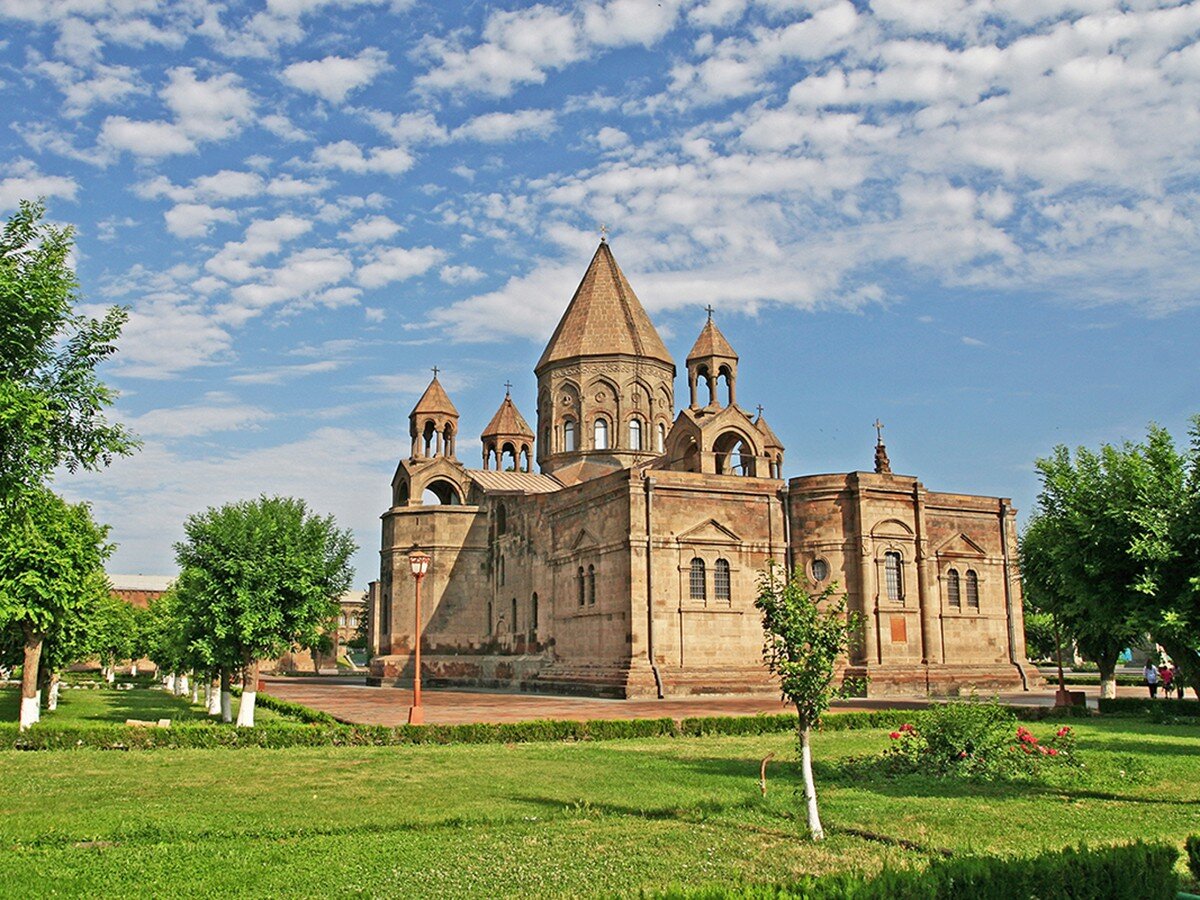 Старая армянская Церковь в Гюмри