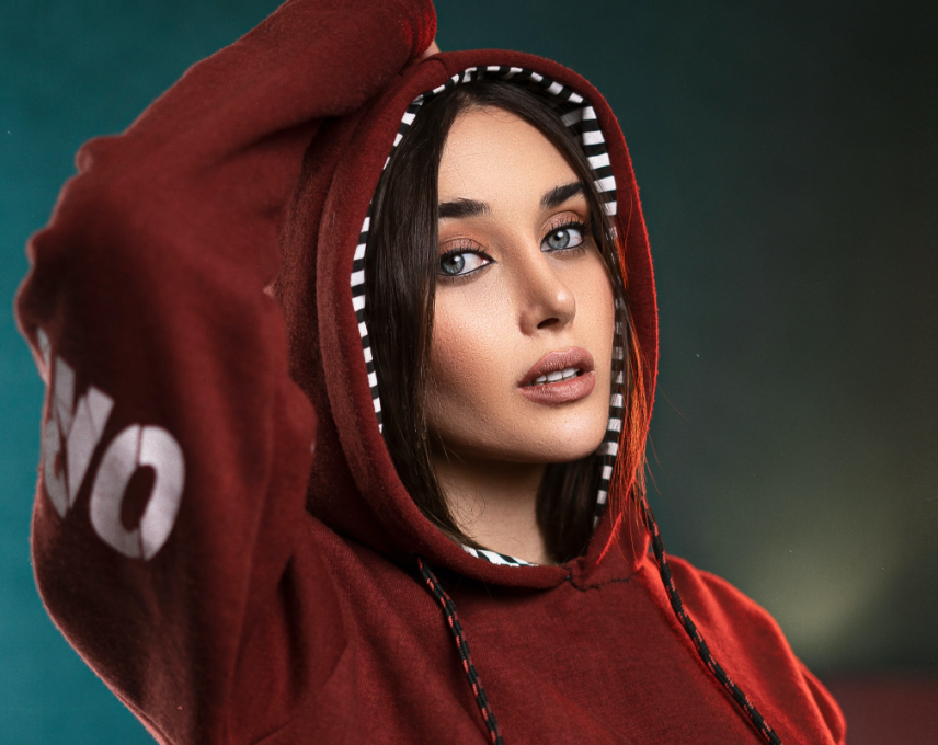 Ценен лишь тот человек, который в трудную минуту поможет делом, а не лавиной бесполезных советов. Фото автора Ermia Ramez Unsplash, Unsplash License 