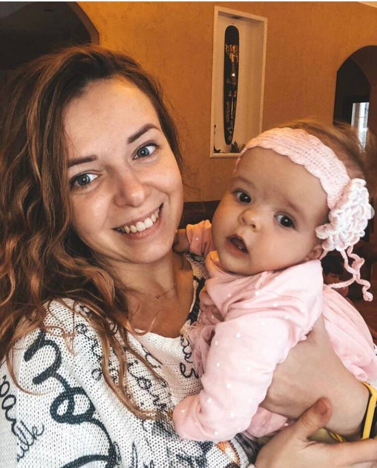    Недавно Женя Огурцова призналась, что ее долгожданная дочь Ева родилась с особенностями развития