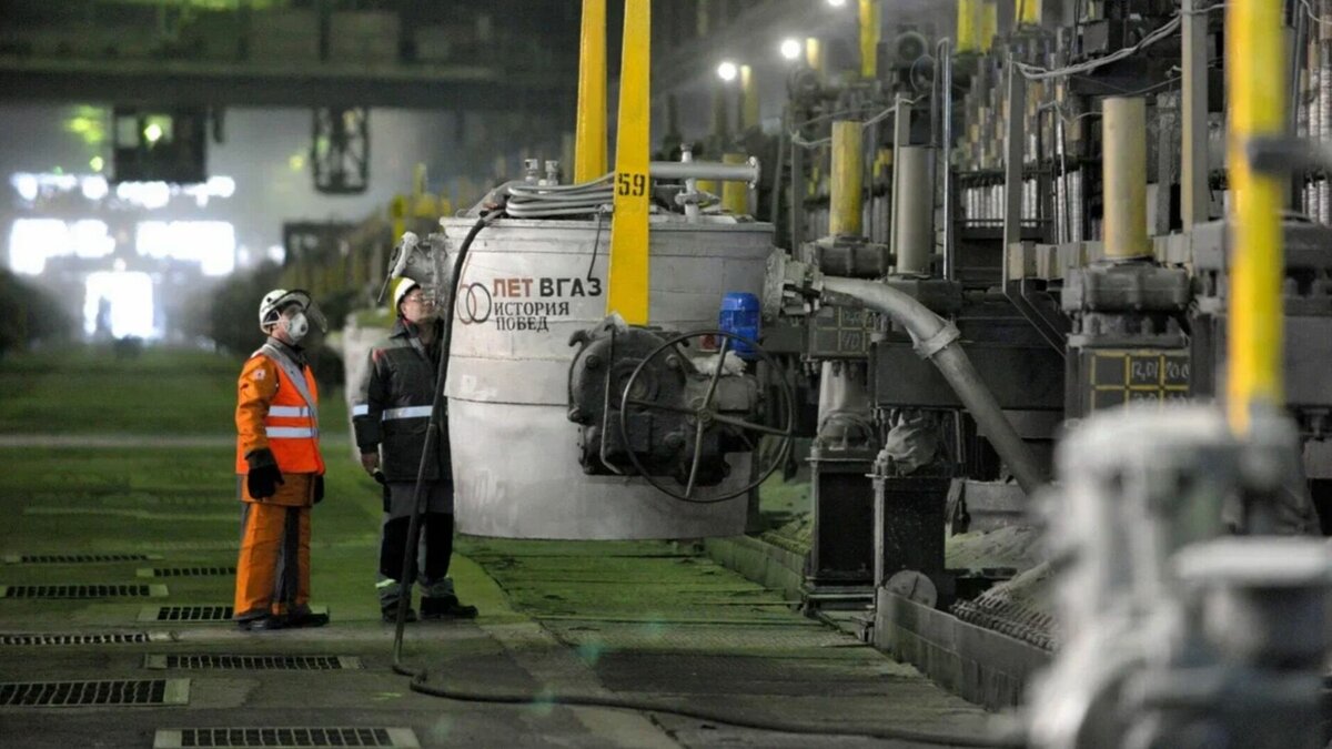     Администрации шести регионов России допустили «трудовую мобилизацию» студентов. Но Татарстан пока не принимал решений о том, чтобы задействовать на предприятиях вместо мобилизованных работников учащихся последних курсов профессиональных училищ.