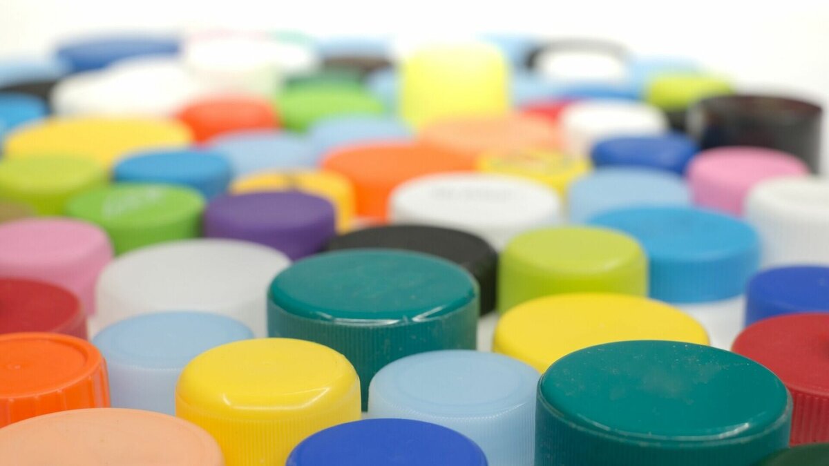     Дом на улице Кирова 2б стал в некотором вроде выставочной площадкой для всех желающих.