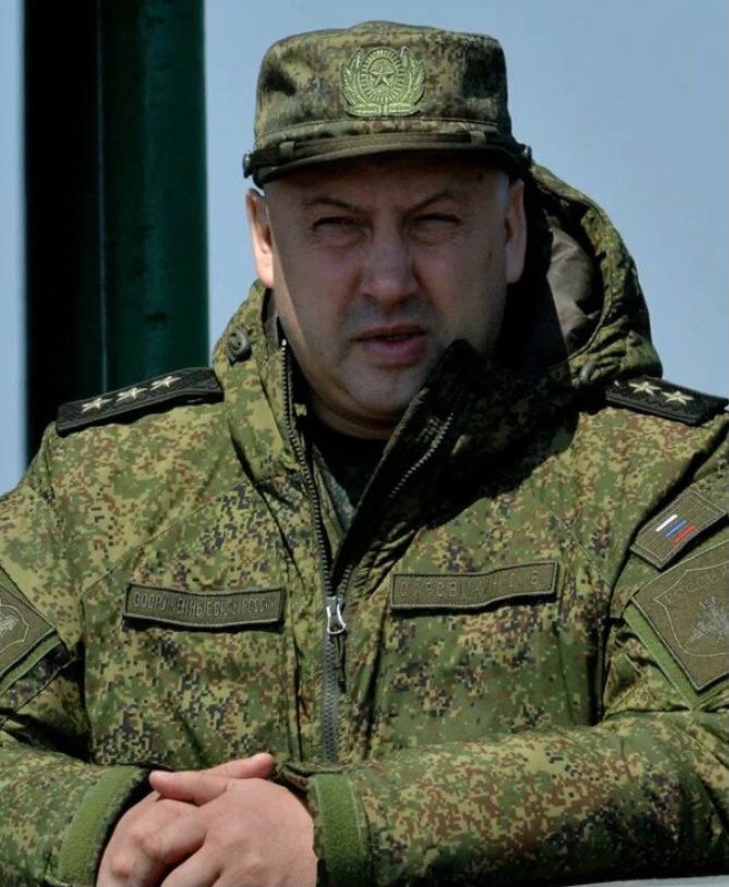    В России запустили флешмоб #ДержисьГлавком в поддержку генерала Суровикина