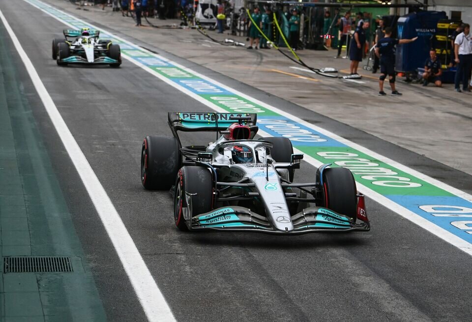    В Mercedes так и не разобрались с особенностями машины W13LAT Images/Mercedes