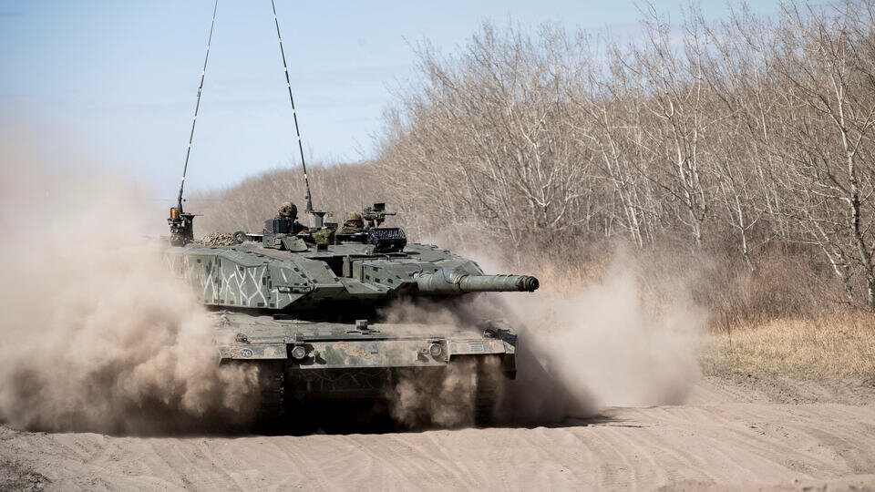     Какие уязвимости есть у "Леопардов" и Abrams перед российскими танками Cpl Rachael Allen/Canadian Forces Combat Camera/Canadian Armed Forces Photo