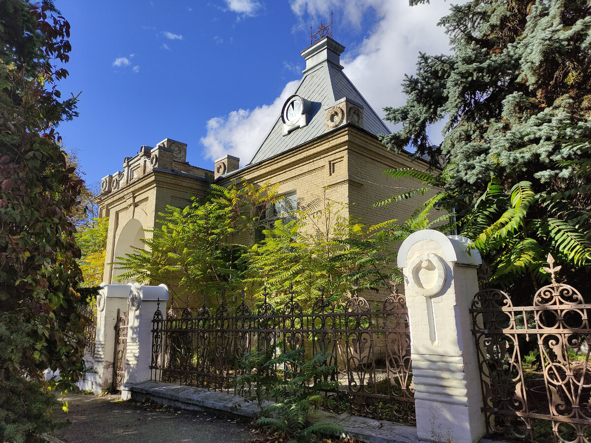 Дом Крюкова (октябрь 2022 года)