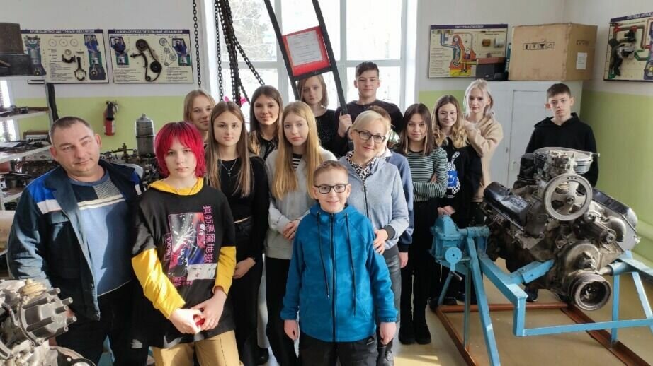     Серия профориентационных мероприятий для школьников проходит в Амурском политехническом техникуме. Их цель — помочь детям определиться с будущей профессией.