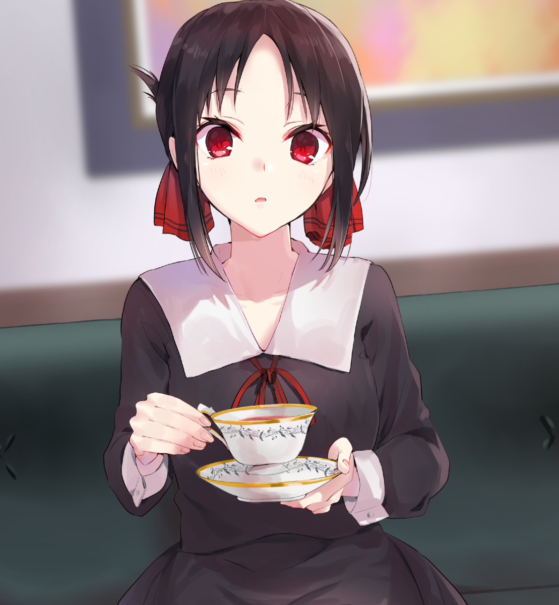 Кагуя-сама чай попивает. Не соизволите составить компанию? Источник: zerochan.net.
