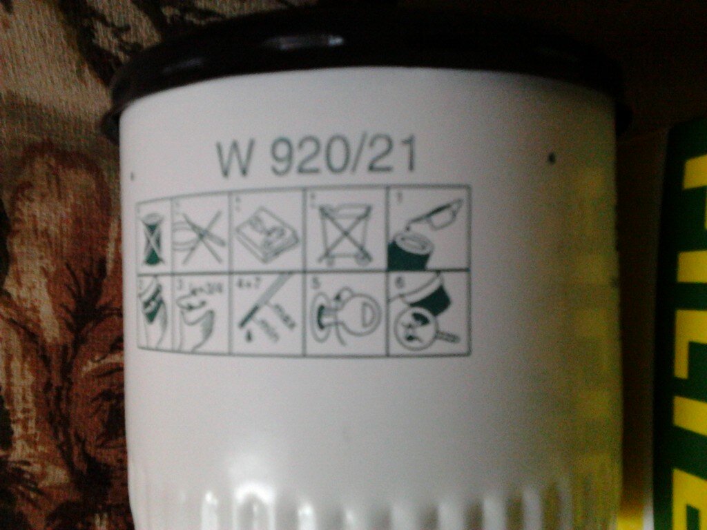 Почему нельзя заливать масло в фильтр при замене масла?